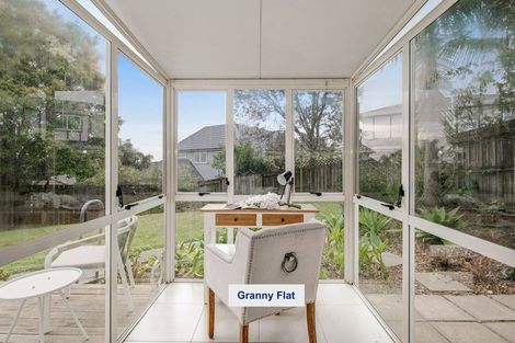 Photo of property in 12 Mandeville Place, Unsworth Heights, Auckland, 0632