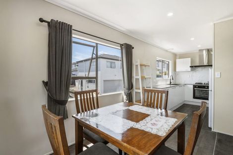 Photo of property in 27a Florence Daly Place, Mount Roskill, Auckland, 1041