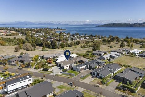 Photo of property in 9 Pukenamu Road, Rainbow Point, Taupo, 3330