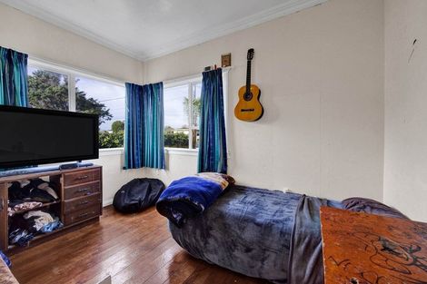 Photo of property in 5 Turuturu Road, Hawera, 4610