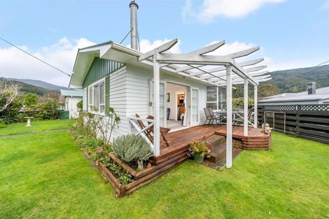 Photo of property in 70 Wood Street, Wainuiomata, Lower Hutt, 5014