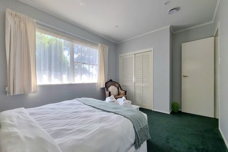 Photo of property in 176 Gossamer Drive, Pakuranga Heights, Auckland, 2010