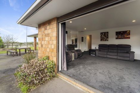 Photo of property in 30 Montague Grove, Stratford, 4332