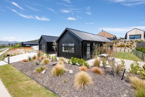Photo of property in 37 Obelisk Street, Wanaka, 9305