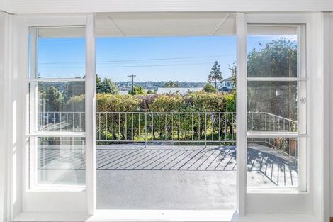 Photo of property in 4 Seaview Road, Glenfield, Auckland, 0629