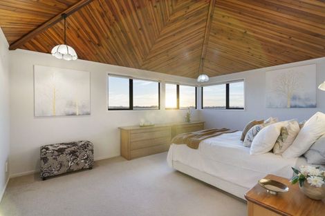 Photo of property in 55 St Annes Crescent, Wattle Downs, Auckland, 2103