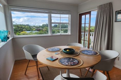 Photo of property in 9 Trosk Place, Waiuku, 2123