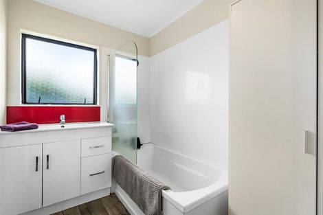 Photo of property in 5a Lee Street, Te Puke, 3119