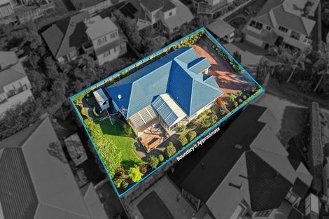 Photo of property in 33 Wiltshire Place, Somerville, Auckland, 2014