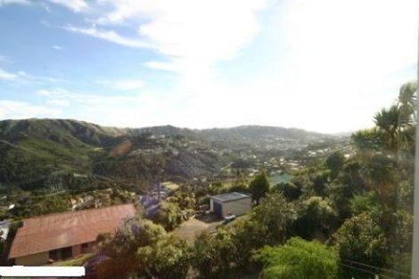 Photo of property in 30a Huntingdon Street, Northland, Wellington, 6012