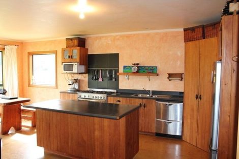 Photo of property in 383 East Takaka Road, East Takaka, Takaka, 7183