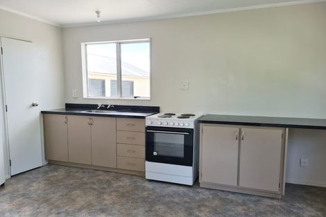 Photo of property in 27 Moore Crescent, Carterton, 5713