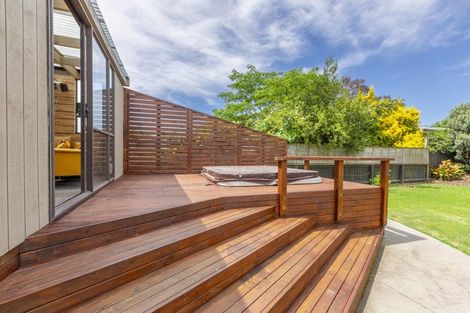 Photo of property in 5 Valerie Street, Clive, 4102