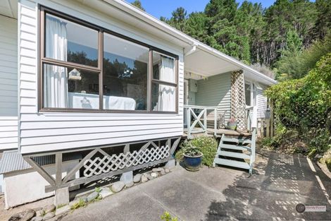 Photo of property in 52 Elmslie Road, Pinehaven, Upper Hutt, 5019