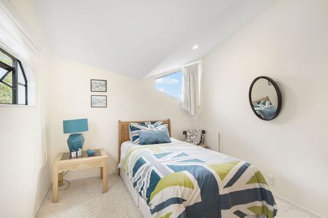 Photo of property in 2/8 Tui Glen Road, Birkenhead, Auckland, 0626