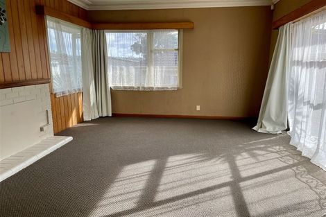 Photo of property in 29 Awaroa Road, Sunnyvale, Auckland, 0612