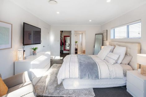 Photo of property in 33 Kirsten Place, Parklands, Christchurch, 8083