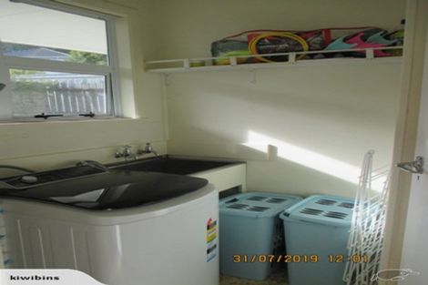 Photo of property in 90 Kenmore Street, Newlands, Wellington, 6037