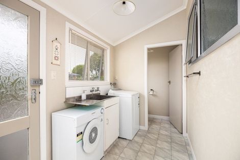 Photo of property in 7 Waimea Street, Westown, New Plymouth, 4310