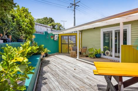 Photo of property in 5 Scott Street, Moturoa, New Plymouth, 4310