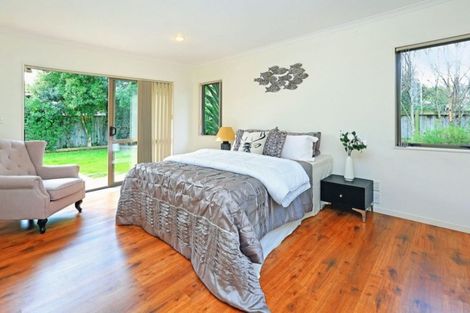 Photo of property in 4 Cambrian Crescent, Flat Bush, Auckland, 2016