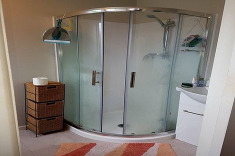 Photo of property in 3d Mountain Road, Mount Wellington, Auckland, 1060