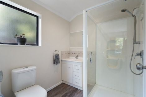 Photo of property in 8 Sunshine Place, Kelvin Grove, Palmerston North, 4414