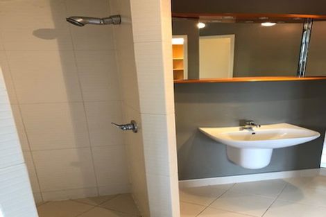 Photo of property in 21a Korotaha Terrace, Rothesay Bay, Auckland, 0630