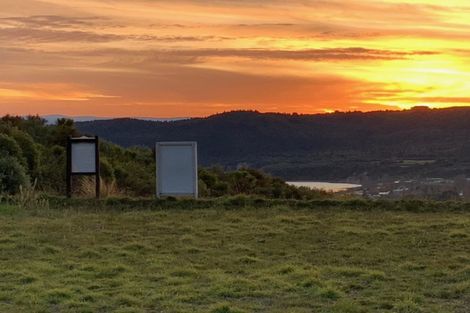 Photo of property in 15 Sparrowhawk Way, Kinloch, Taupo, 3377