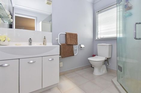 Photo of property in 12 Beirut Court, The Gardens, Auckland, 2105