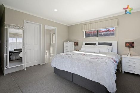 Photo of property in 8 Percy Kinsman Crescent, Riverstone Terraces, Upper Hutt, 5018