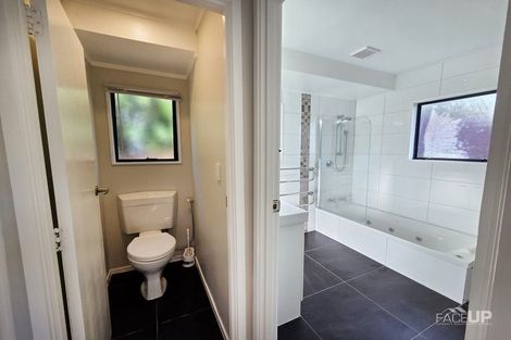 Photo of property in 1 Fernhaven Place, Massey, Auckland, 0614