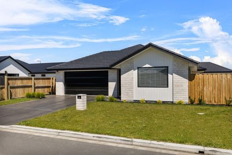 Photo of property in 16 Wexford Crescent, Halswell, Christchurch, 8025