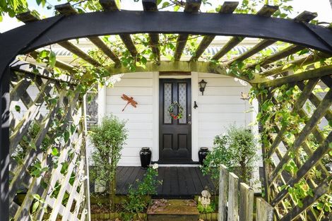 Photo of property in 9 Lambert Street, Marton, 4710