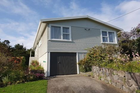 Photo of property in 6 Wiremu Place, Blagdon, New Plymouth, 4310