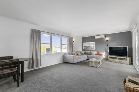 Photo of property in 19 Cherry Blossom Grove, Maungaraki, Lower Hutt, 5010