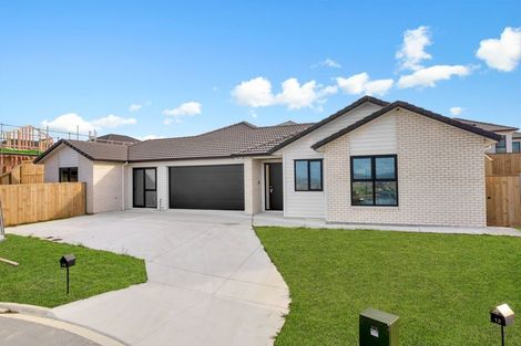 Photo of property in 13 Dolcetto Place, Pokeno, 2402