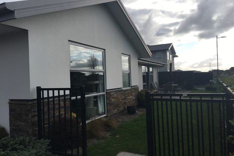 Photo of property in 4 Robalan Close, Halswell, Christchurch, 8025