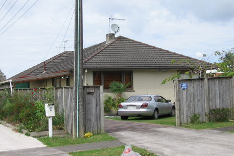 Photo of property in 2/12 Miro Street, New Lynn, Auckland, 0600