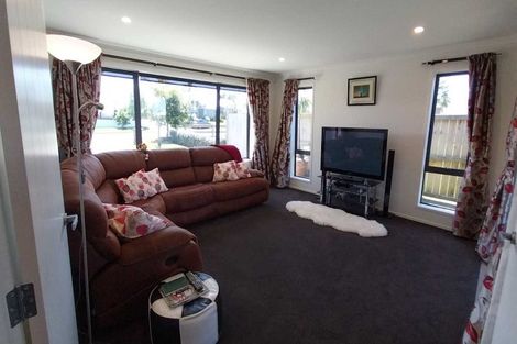 Photo of property in 10 Sophora Place, Papamoa Beach, Papamoa, 3118