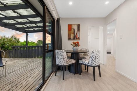 Photo of property in 15 Vina Place, Massey, Auckland, 0614