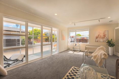 Photo of property in 15 Birkenhead Street, Avonhead, Christchurch, 8042