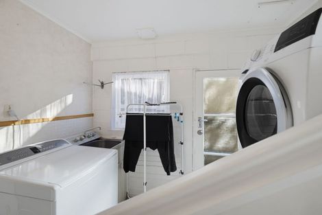 Photo of property in 1 Joanna Place, Deanwell, Hamilton, 3206