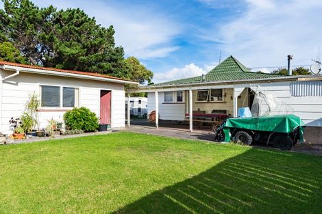 Photo of property in 88 Atkinson Avenue, Otaki Beach, Otaki, 5512