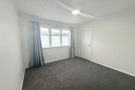 Photo of property in 6 Golf Road, Manor Park, Lower Hutt, 5019