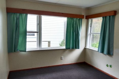 Photo of property in 2 Epsom Way, Karori, Wellington, 6012