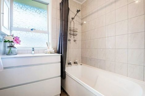 Photo of property in 1/36 Acacia Road, Torbay, Auckland, 0632