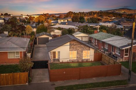 Photo of property in 104 Wainoni Road, Avondale, Christchurch, 8061