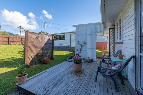 Photo of property in 6 Kaitawa Crescent, Paraparaumu, 5032
