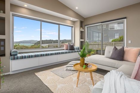 Photo of property in 15 Sue Dow Lane, Aotea, Porirua, 5024